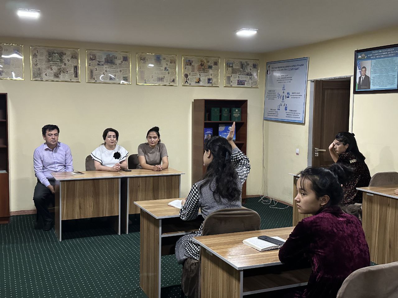 “Talabalik – oltin davrim” mavzusida davra suhbati hamda sport oʻyinlari boʻlib oʻtdi