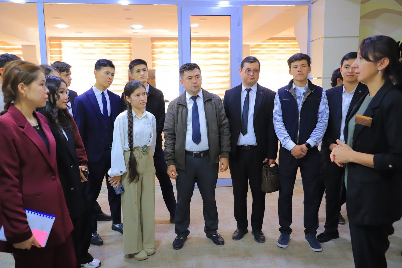 Bank-moliya xizmatlari fakulteti talabalari badiiy kitoblar taqdimotida ishtirok etishdi