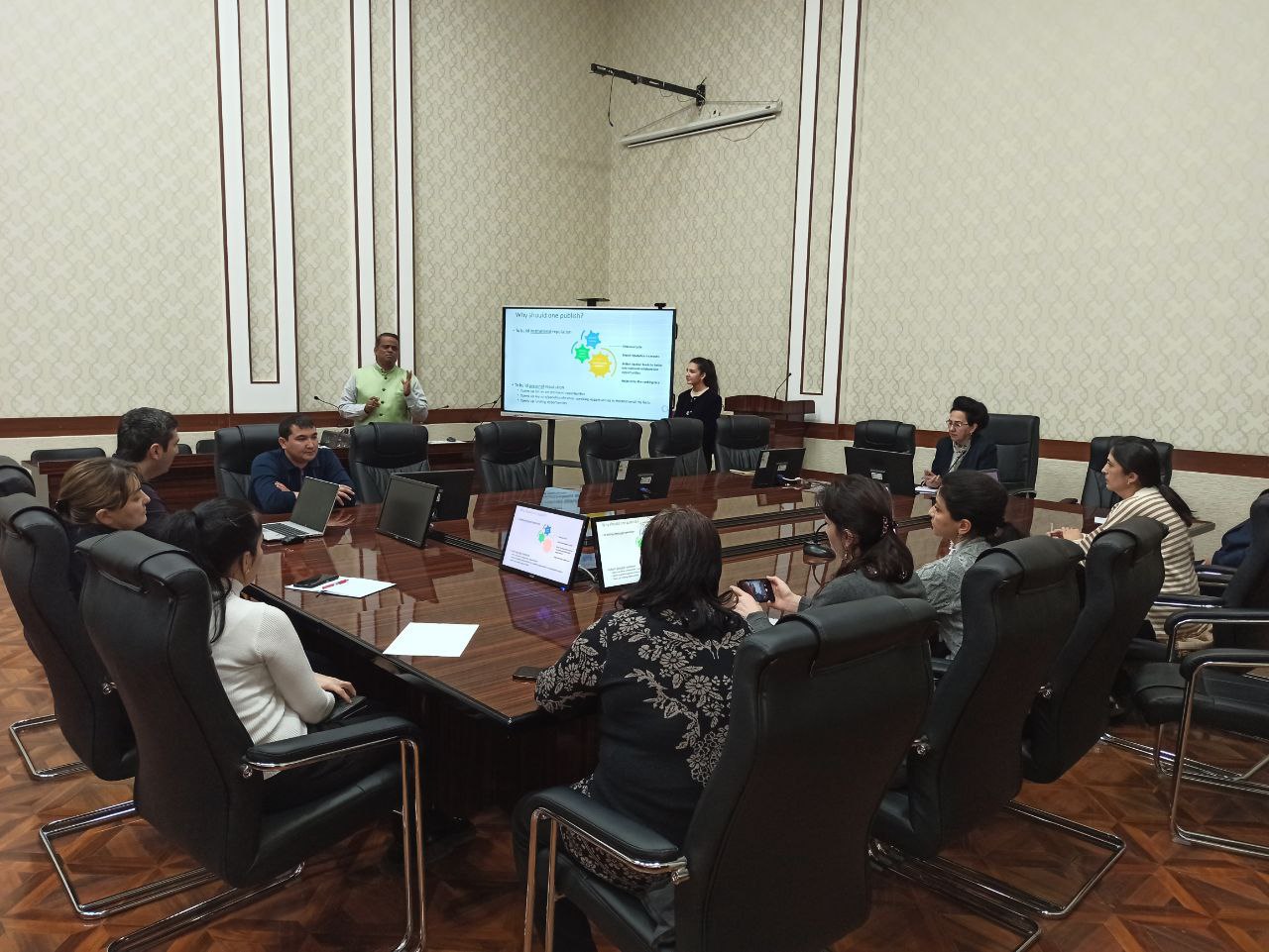 Samarqand iqtisodiyot va servis institutida talabalarning qishki ta'tili davrida institut professor-o'qituvchilari...