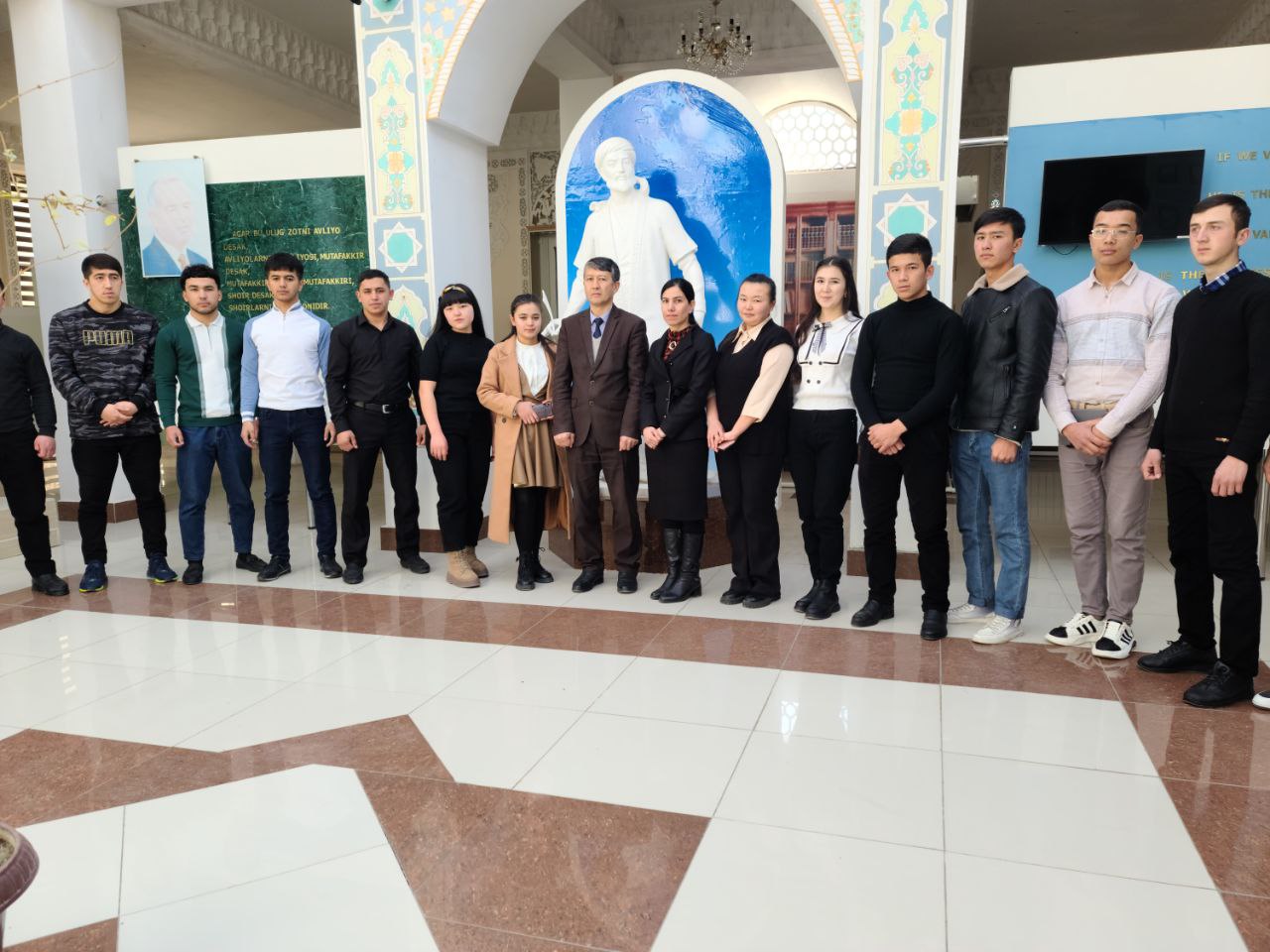 "Notiqlik san'ati" to'garagiga qabul qilingan iqtidorli talabalar uchun sayohat uyishtirildi. 