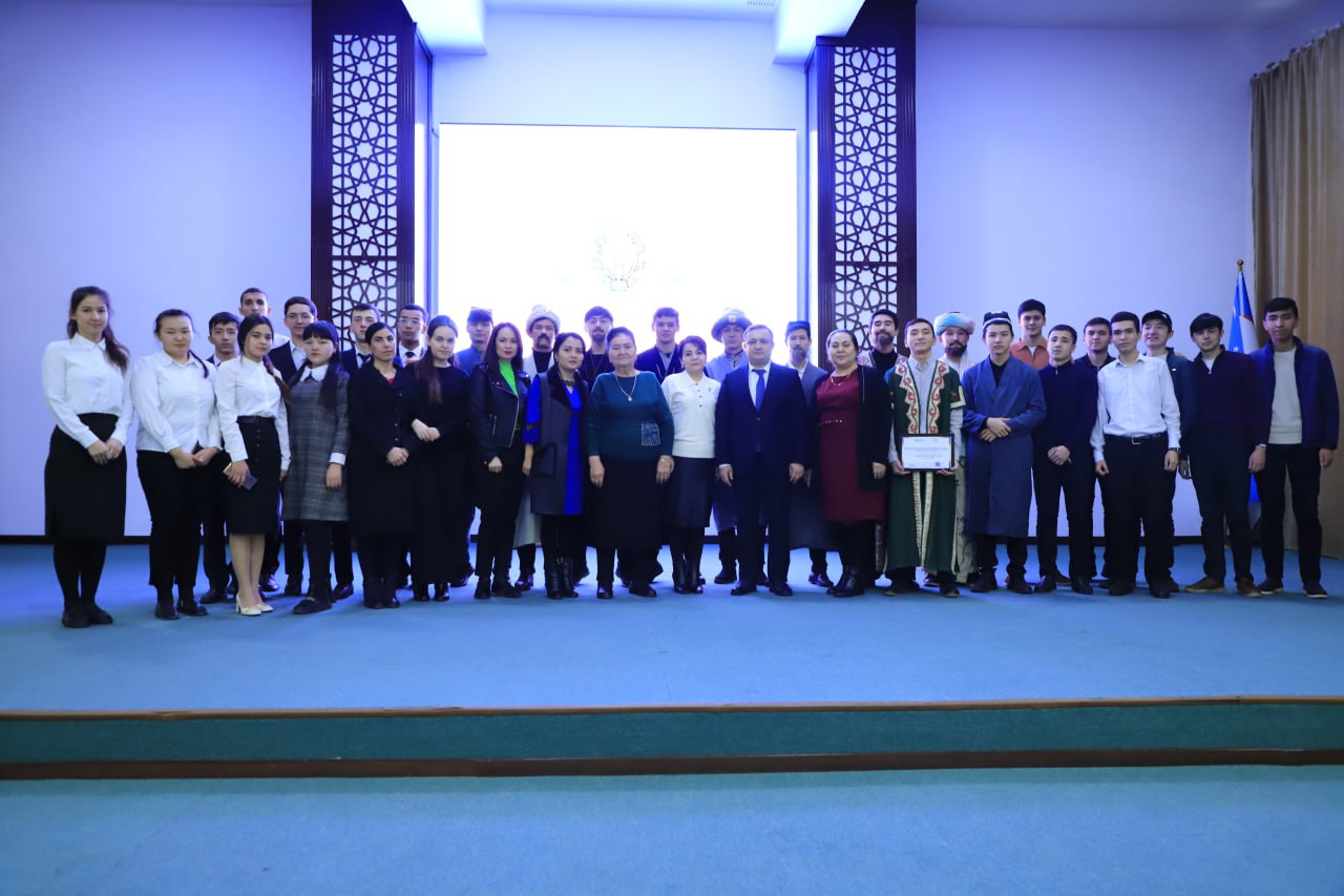 Alisher Navoiy tavalludining 582 yilligi munosabati bilan "O'zbek tili va adabiyoti" kafedrasi tomonidan &quot...