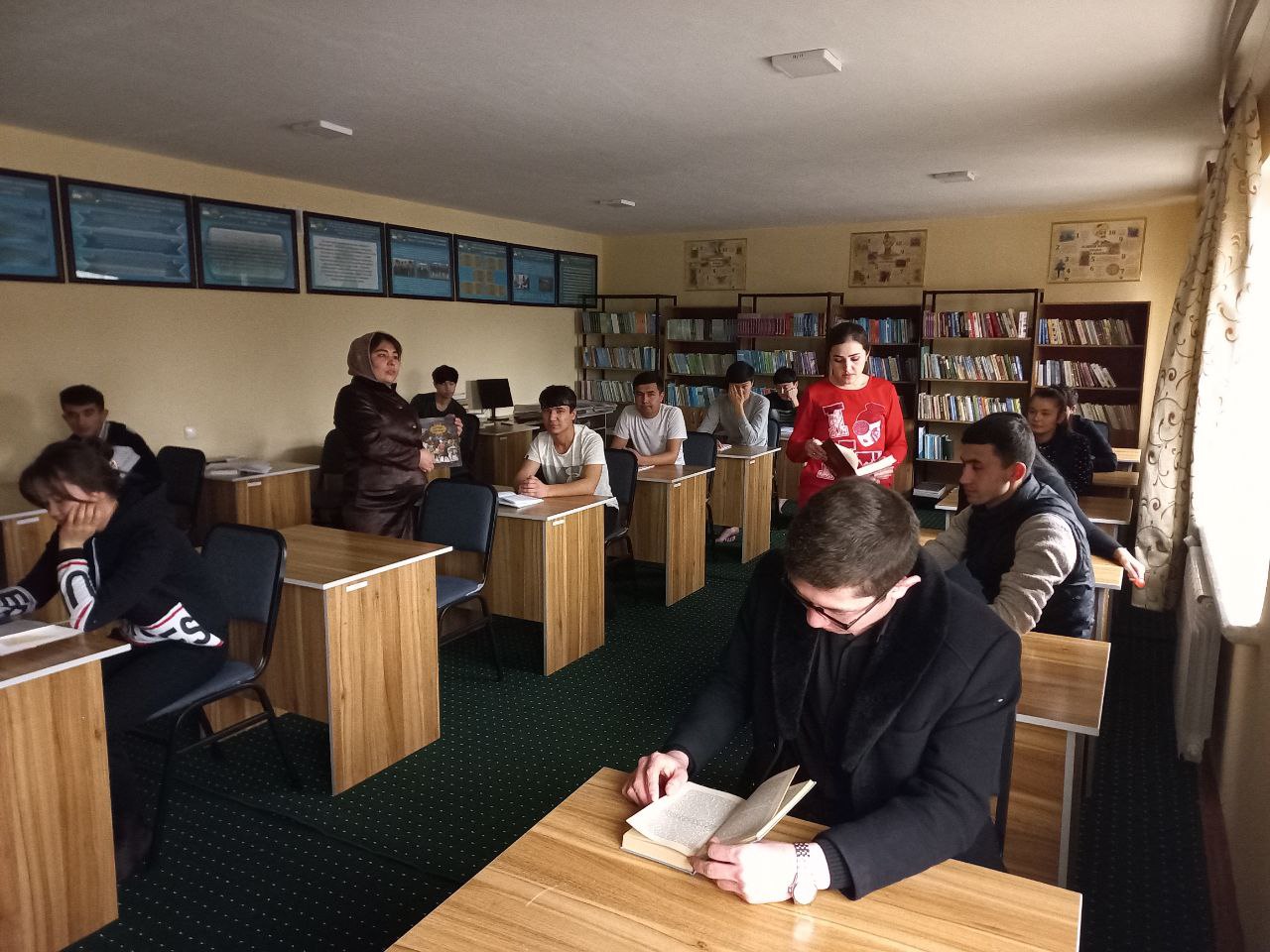 Talabalar turar joyida badiiy kecha tashkillashtirildi.