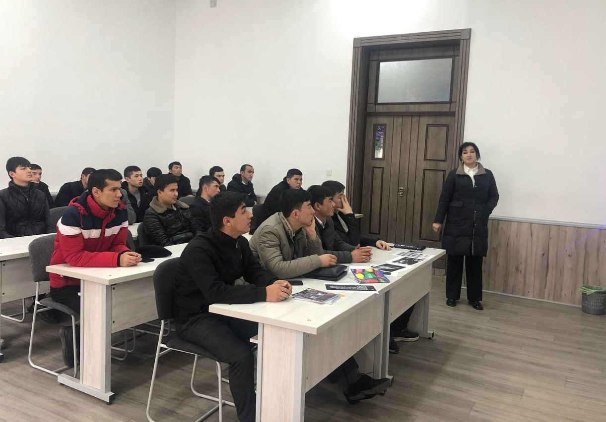 Iqtisodiyot fakulteti tyutori Gulfira Xamidova tomonidan noxush holatlarni oldini olish hamda birinchi yordamni ko'rsati...