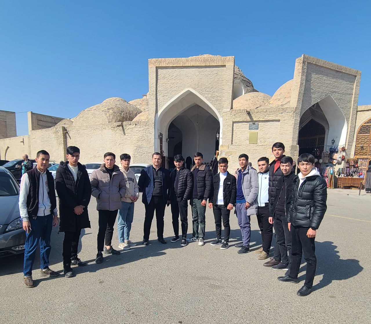 "Buxgalteriya hisobi va menejment" fakulteti tyutorlari va talabalari Buxoro viloyatiga tashrif buyirishdi