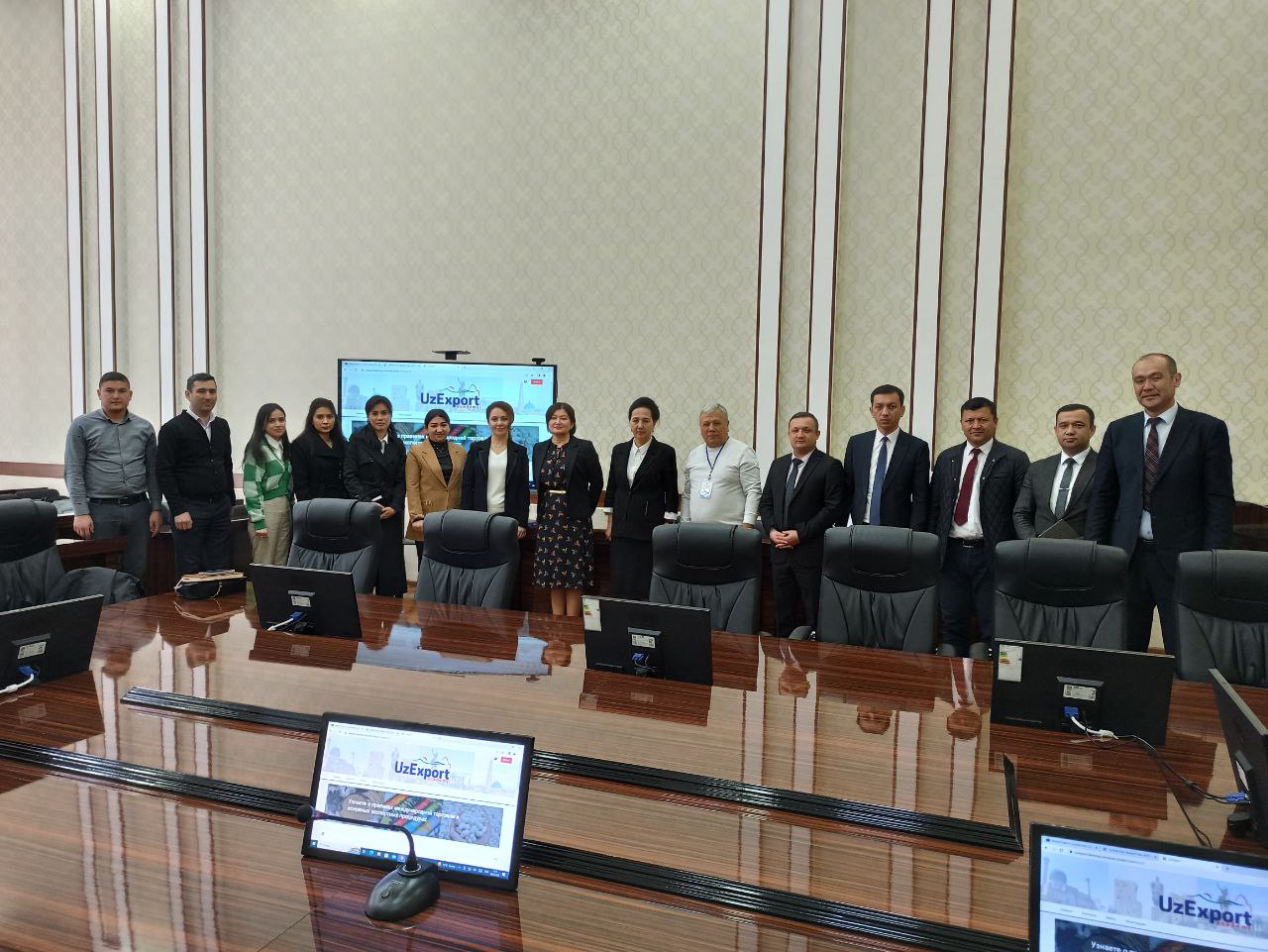 Institutimiz professor-oʼqituvchilari va yosh izlanuvchilar uchun Ready4Trade Central Asia loyihasi tanishtirildi.