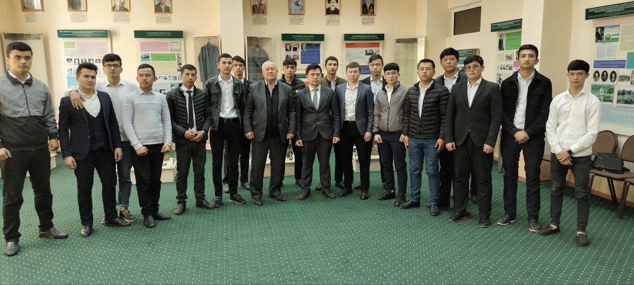 "Oʻzbekiston boʻylab sayohat qil!" dasturi doirasida Servis fakulteti tyutori H.Joʻlanov hamda TFT-322 guruh talaba...