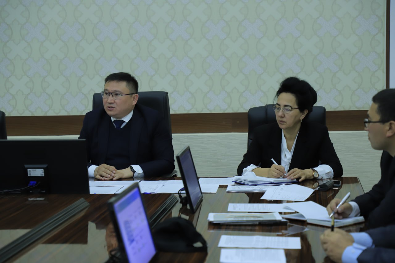 Samarqand iqtisodiyot va servis institutiga biriktirilgan Navoiy viloyatining Xatirchi, Nurota va Qiziltepa tumanlarining tur...