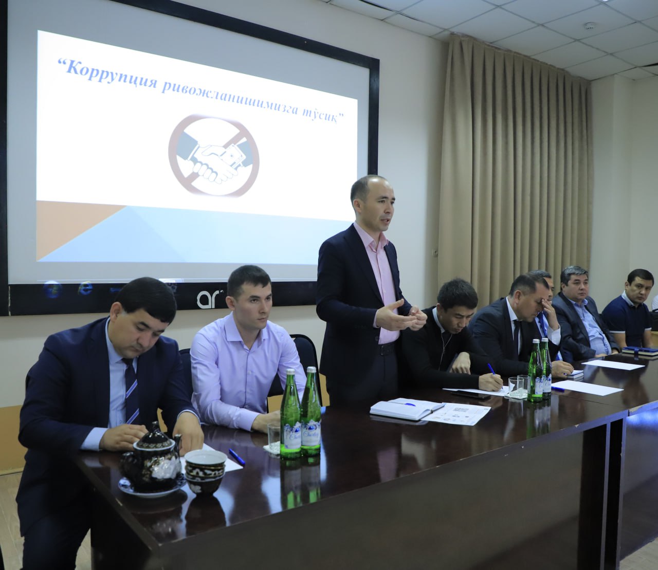 “Korrupsiyaga qarshi kurashish - barchamizning burchimiz” mavzusida “Ochiq eshiklar kuni” oʻtkazildi. 