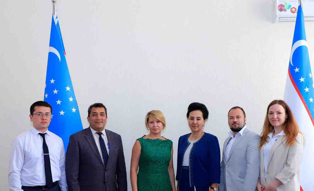 Samarqand iqtisodiyot va servis institutiga Vladivostok davlat universiteti rahbariyati tashrif buyurdi. 