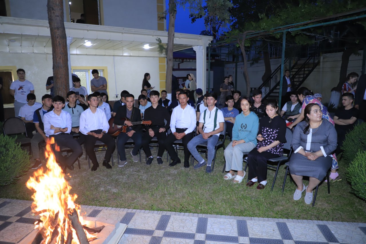  Samarqand iqtisodiyot va servis institutida "Ma'rifat ulashib" loyihasi doirasida adabiy-ma'rifiy uchras...