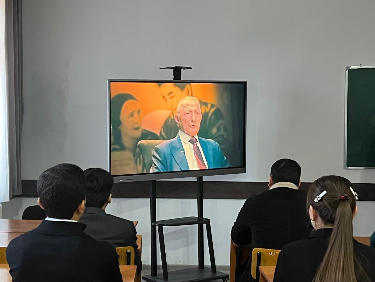 Talabalarga Hamid Olimjon haqida hujjatli film namoyish etildi