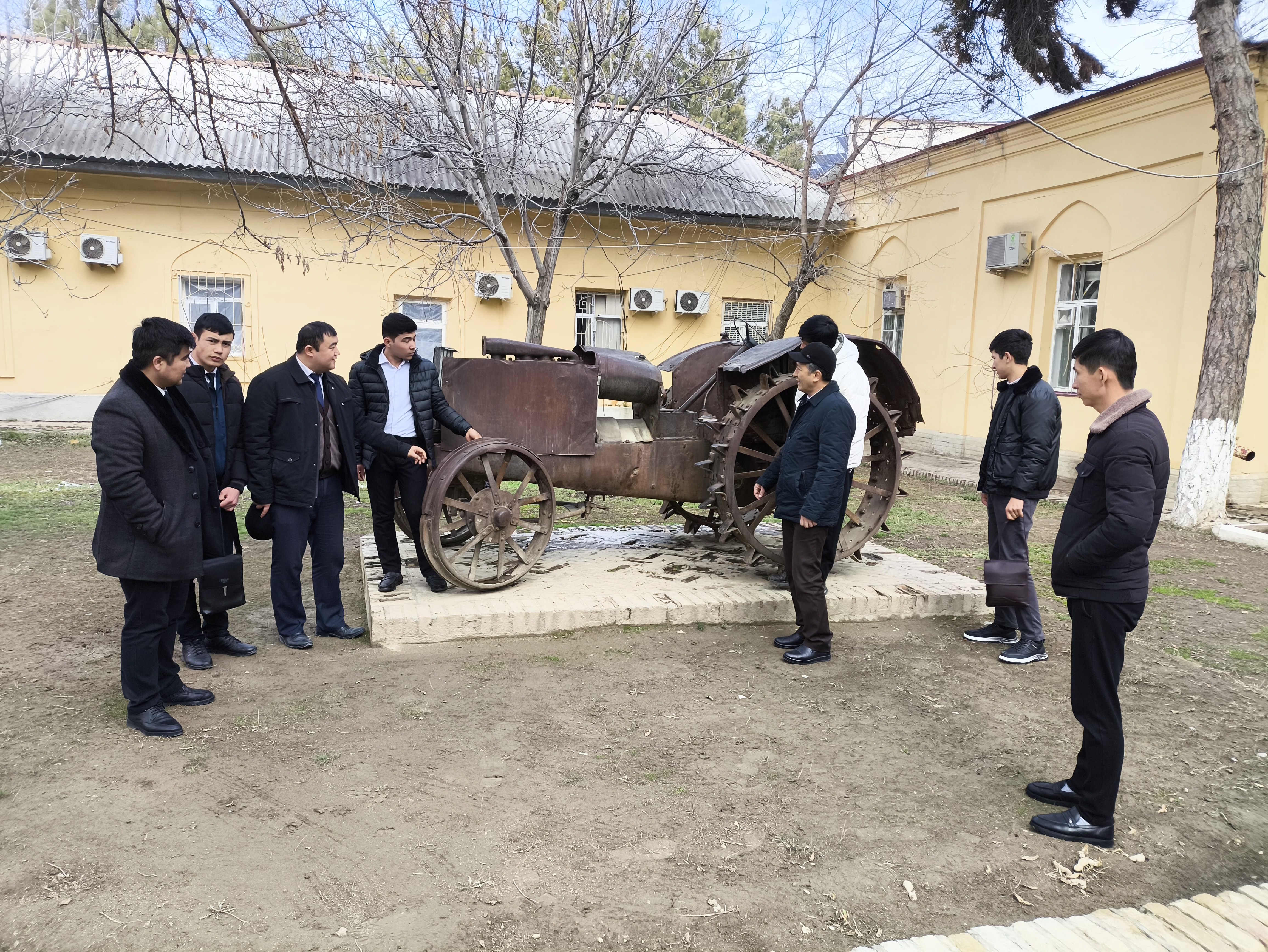 Servis fakulteti talabalari ishtirokida "Talabalarning muzeylarga tashrifi" loyihasi amalga oshirilmoqda
