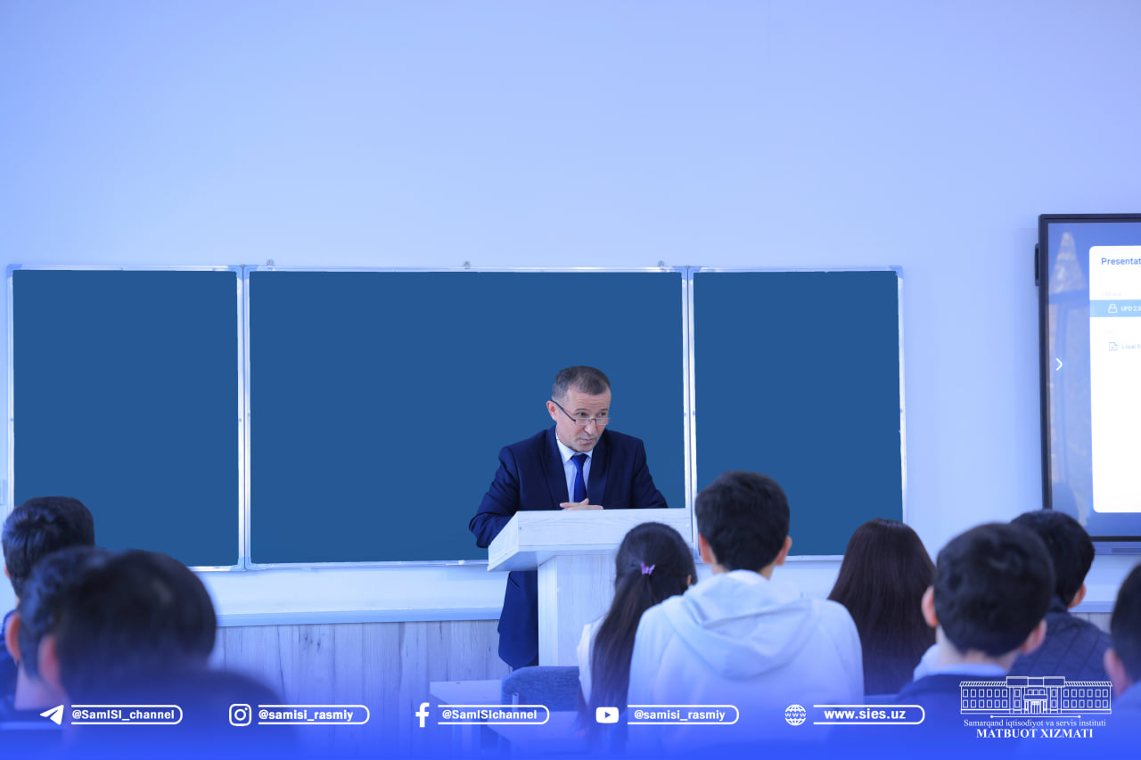 Ma'rifat darslarida talabalarga iqtisodiy, ijtimoiy-siyosiy voqealarga doir ma'lumotlar berilmoqda