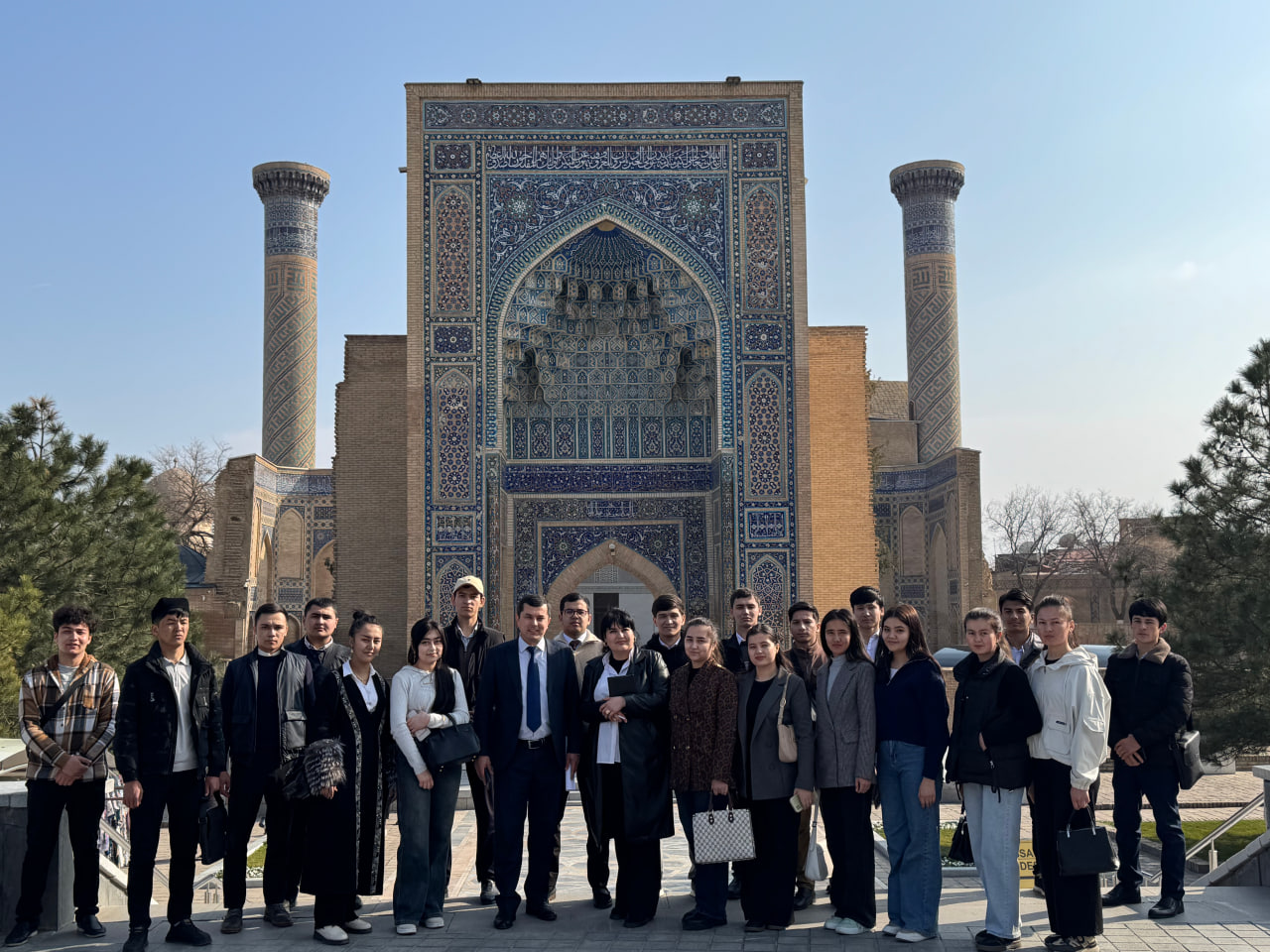 Amaliyot: turizm yo'nalishi talabalari ishtirokida amaliy dars tashkil etildi