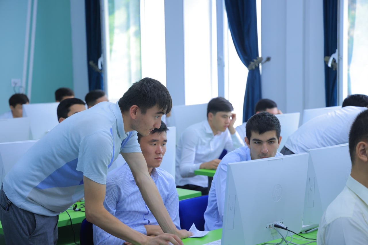 Samarqand iqtisodiyot va servis institutida yakuniy davlat attestatsiyasi imtihonlari boʻlib oʻtdi.