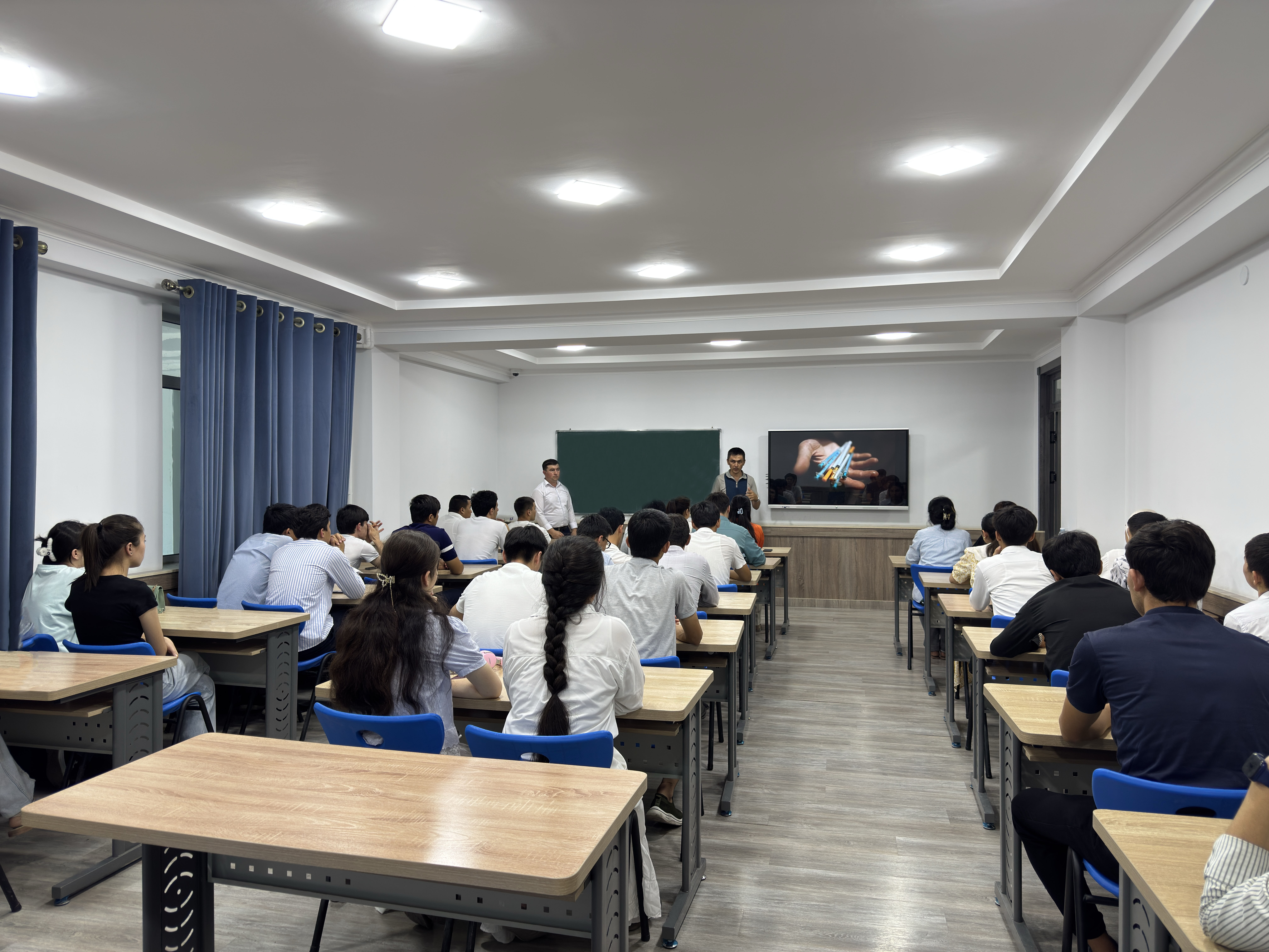 Kechki ta'lim fakultetida 26-iyun – Xalqaro giyohvandlikka qarshi kurashish kuni munosabati bilan davra suhbati tashkil...