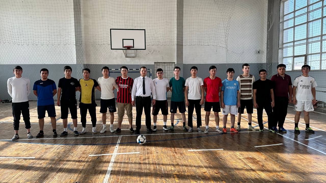 "Dolzarb 90 kun" doirasida talabalar futzal bo‘yicha bellashdi