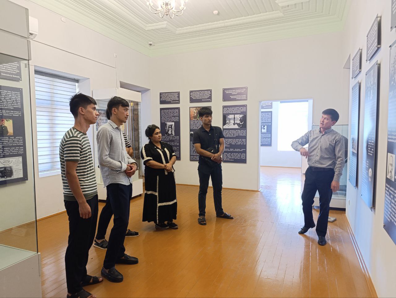 Buxgalteriya hisobi va menejment fakulteti talabalari ishtirokida Mahmudxoʻja Behbudiy uy-muzeyiga ekskursiya uyushtirildi 