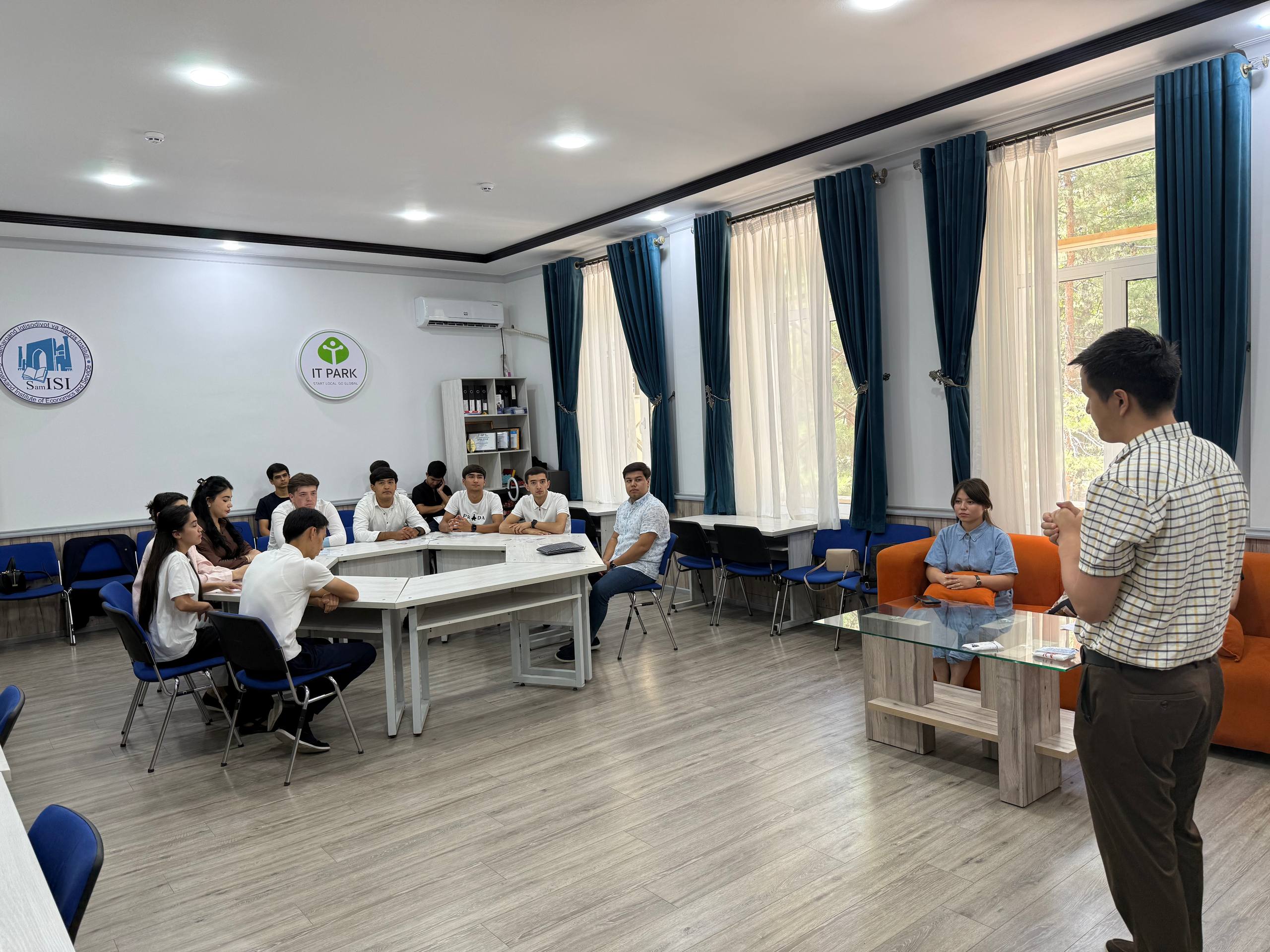 Faol talabalar turizm kafedrasi tomonidan e’tirof etilib, rag‘batlantirildi