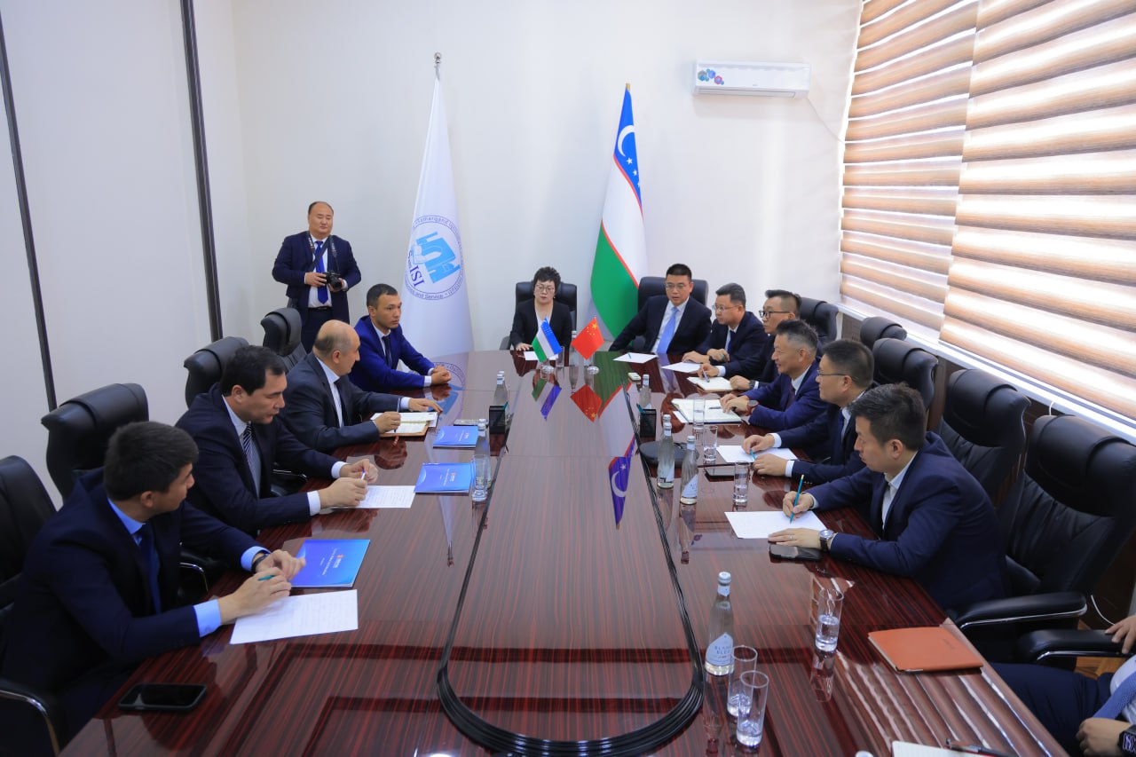 Samarqand iqtisodiyot va servis instituti &quot;China East  Education Holding&quot; delegatsiyasini qabul qildi