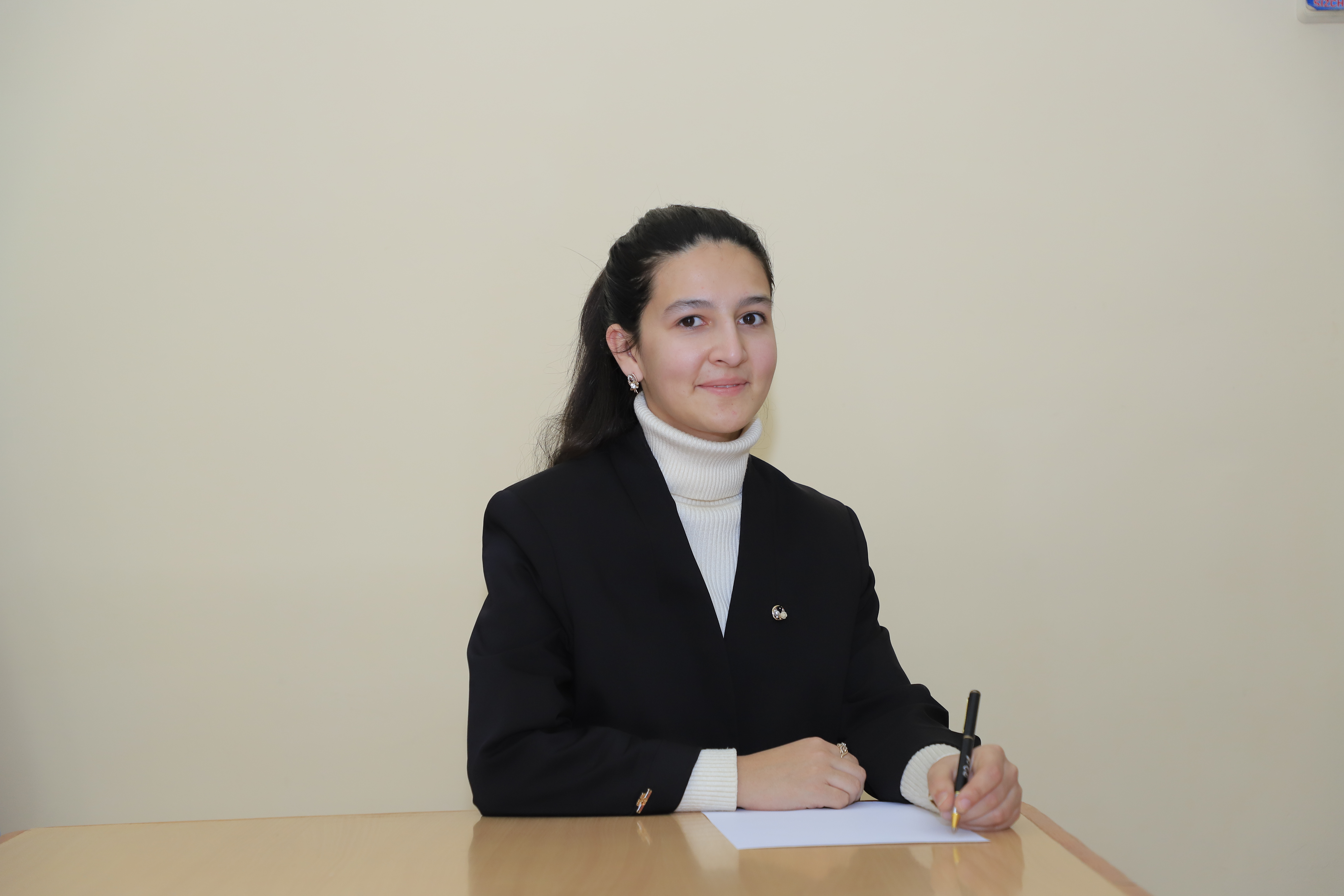 Khotamkulova Madina Sanjar qizi